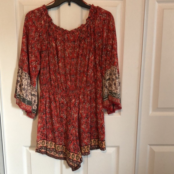 ANGIE NWT Off Shoulder Red Long Sleeve Shorts Bohemian Romper Jumpsuit LARGE - Picture 8 of 8